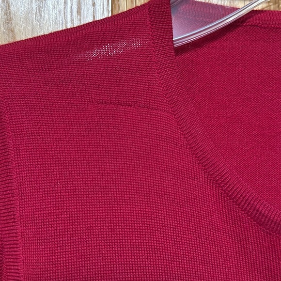 Merino fine wool sleeveless top shirt with the raffle. Size XS. - Picture 6 of 7